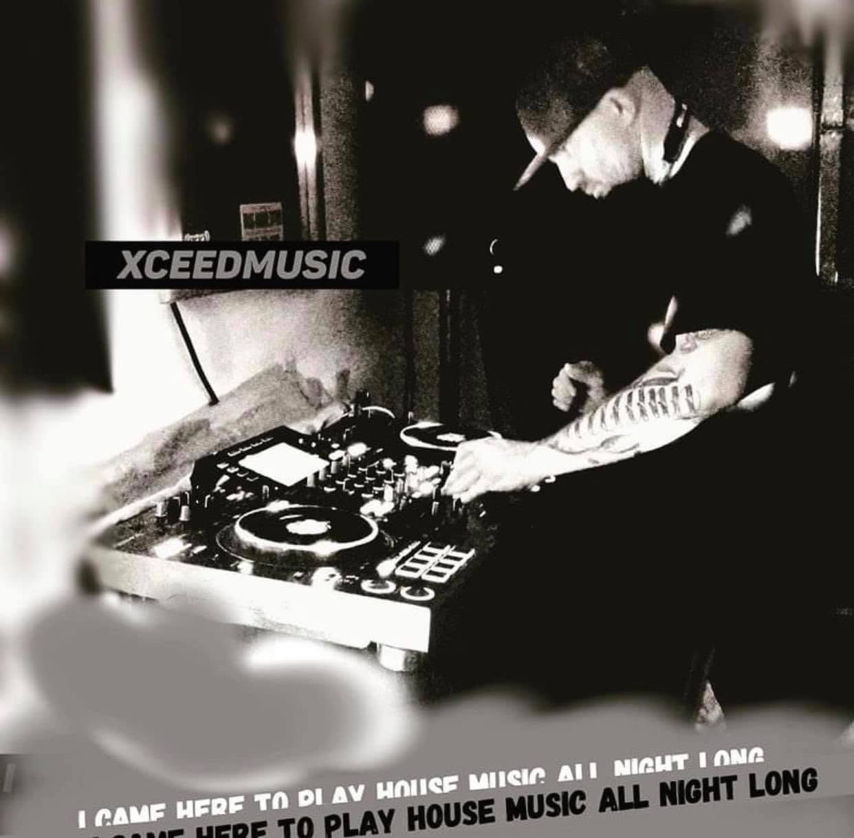 STVN mixing live during an underground house set